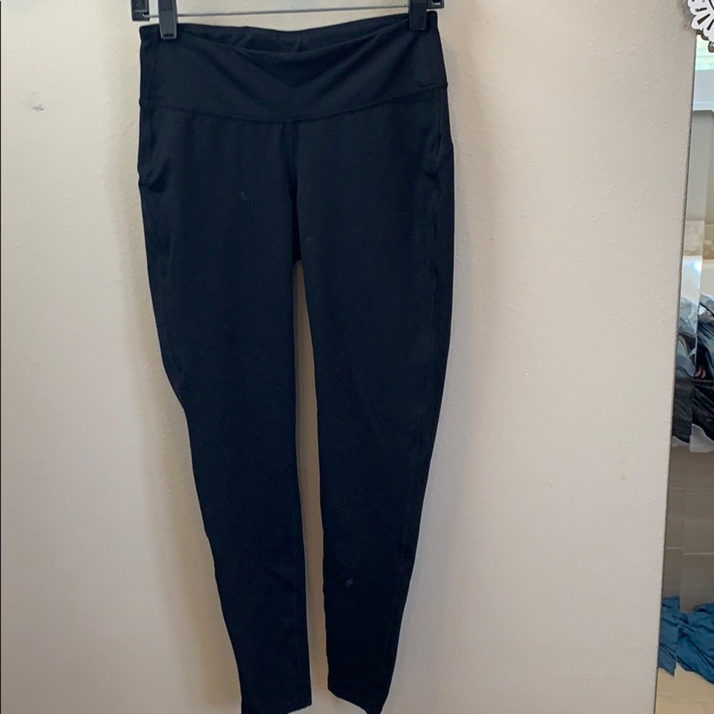 Black gap yoga pants
